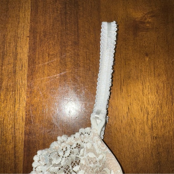 Wacoal Women's Sz 32D Embrace Lace Embroidered Underwire Bra 65191 Tan & Ivory - Picture 4 of 8